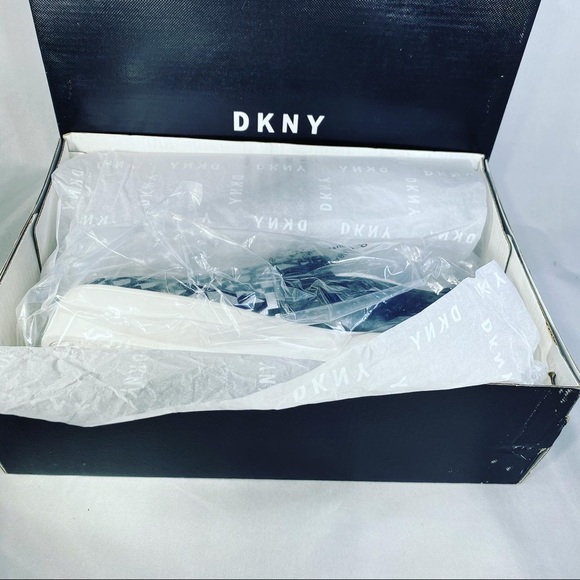 WMNS DKNY Saffi-Slip on Sneaker New last one!!!!!! - Picture 5 of 7